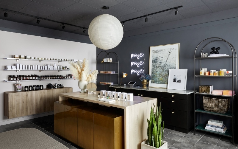 Thiết kế shop mỹ phẩm nhỏ xinh hiện đại