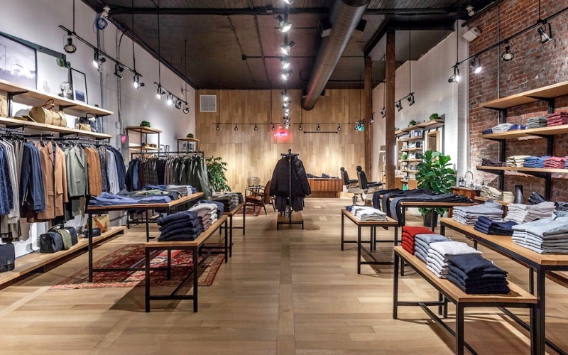 Thiết kế shop quần áo nam đẹp phong cách xưởng công nghiệp