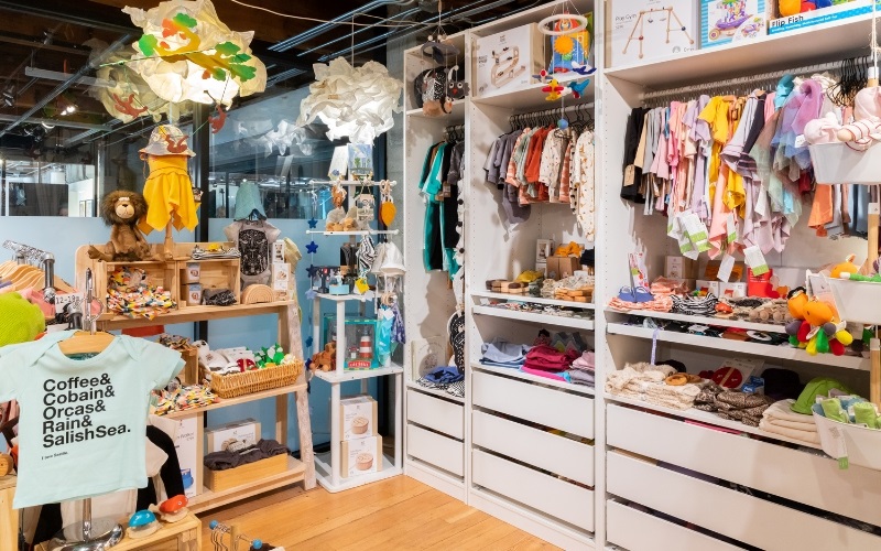 Shop quần áo trẻ em trang trí đẹp tạo sự thu hút