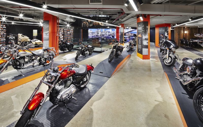 Nên thiết kế không gian mở cho showroom