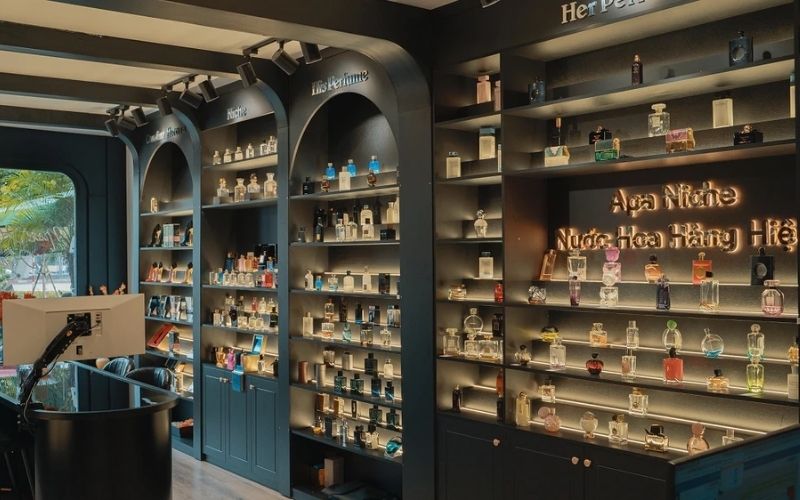 Showroom nước hoa phong cách Tân cổ điển với tone màu xanh trầm thanh lịch