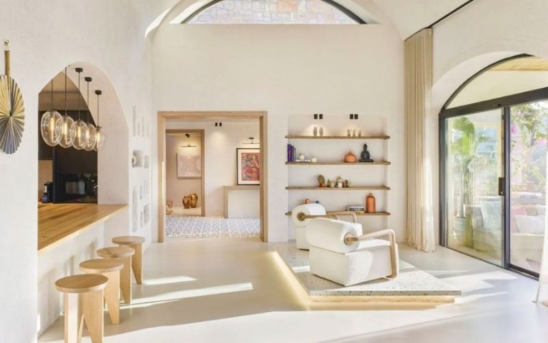 Quán trà sữa Scandinavian cực tối giản với gam màu trắng trang nhã