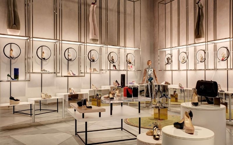 Showroom đẹp giúp sản phẩm trưng bày trở nên thu hút, bắt mắt hơn