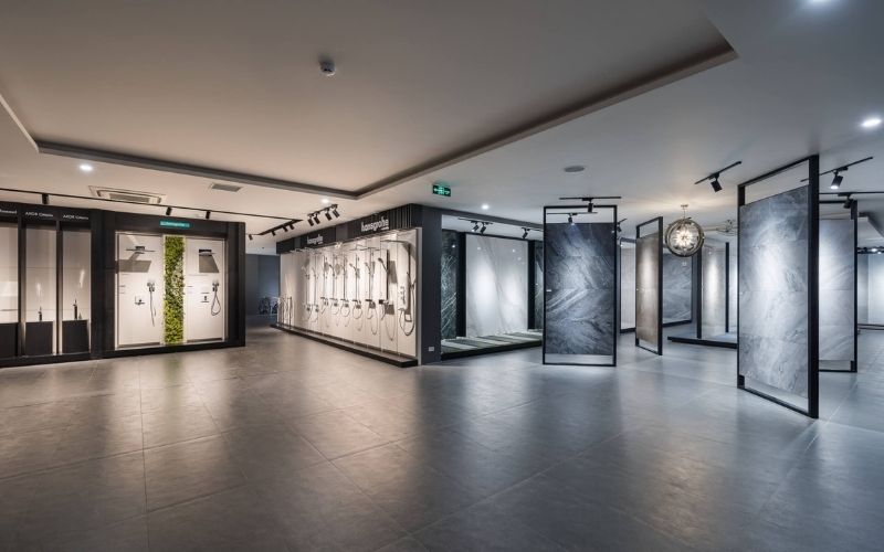Showroom gạch ốp lát với kiểu mẫu xoay hiện đại