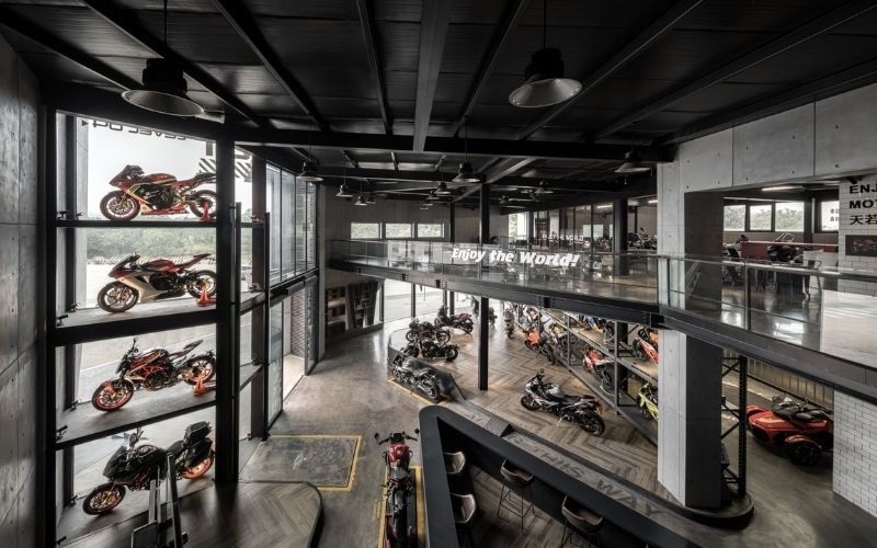 Showroom xe máy được phân tầng sang trọng, ấn tượng