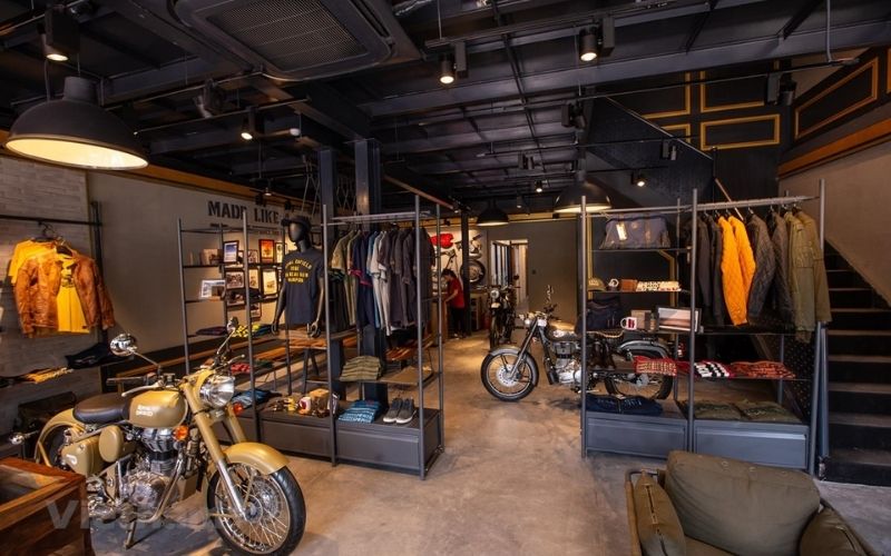 Showroom xe máy theo phong cách tối giản