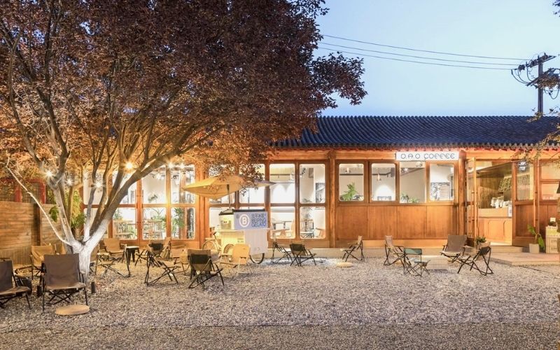 Quán trà sữa nhật với kiểu thiết kế đơn giản, mộc mạc