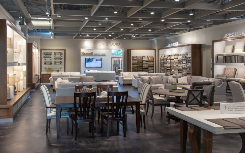 Showroom nội thất theo phong cách tối giản đầy mạnh mẽ