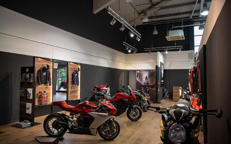 Thiết kế hiện đại làm cho showroom trở nên chuyên nghiệp hơn