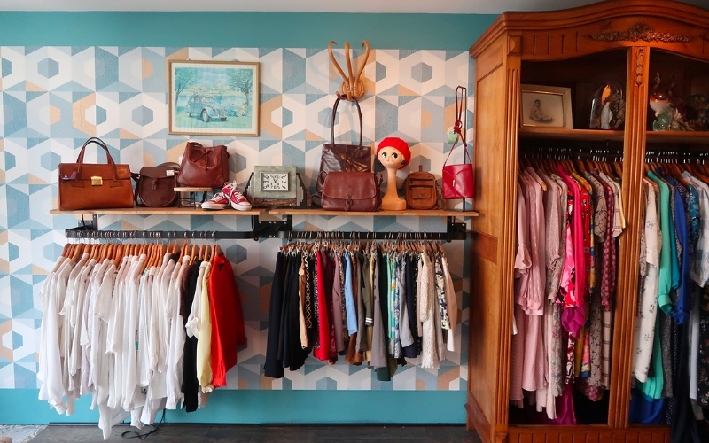Thiết kế shop quần áo vintage ngày càng được ưa chuông