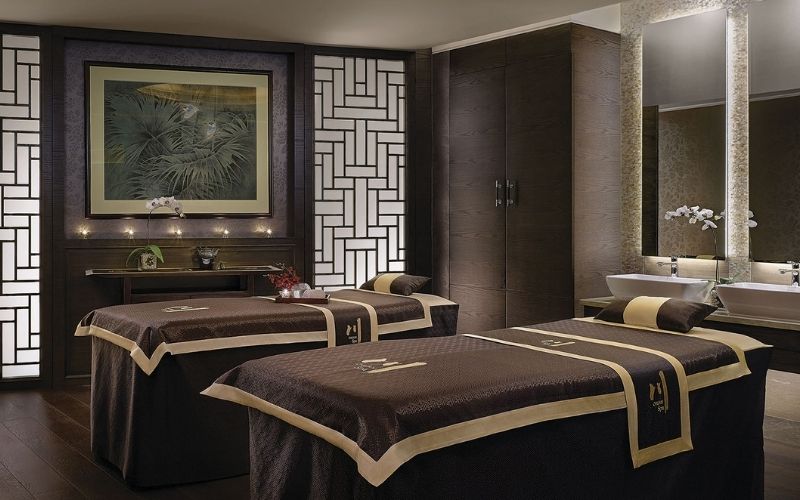 Spa chăm da với kiểu trang trí tối màu đậm chất Trung Hoa