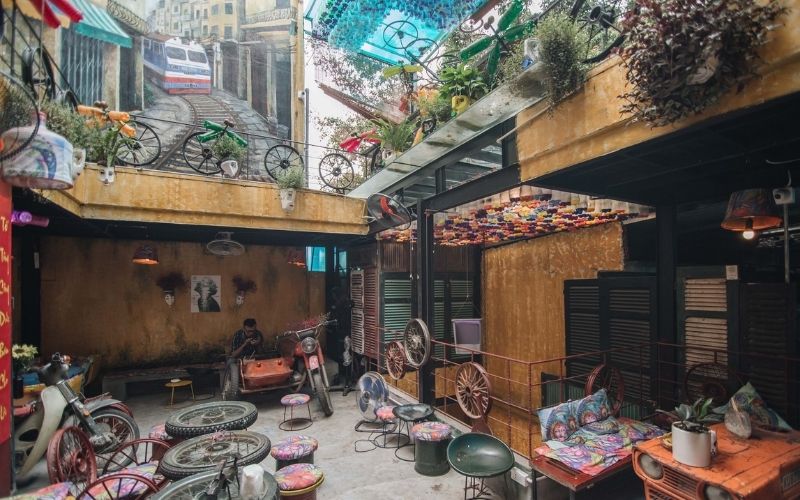 Bố trí lốp xe cho quán cafe thêm độc đáo