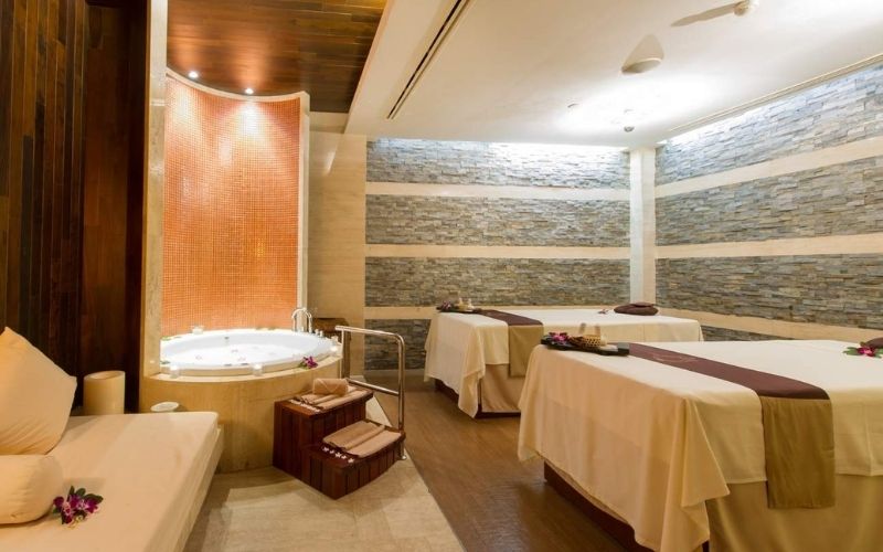 Spa massge kết hợp ngâm bồn phong cách Vintage với nội thất tiện nghi