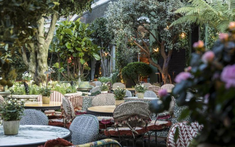 Quán cafe sân vườn phong cách Ý với không gian xanh đầy thơ vị
