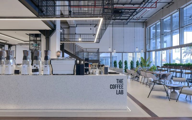 Quán cafe 2 tầng hiện đại nội thất tối giản, gam màu sáng trẻ trung
