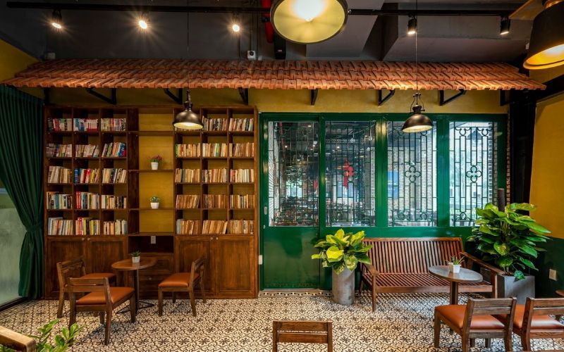 Bày trí nội thất đồng bộ và hài hòa với không gian quán