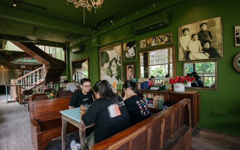 Quán cafe 2 tầng Vintage kiểu Hà Nội xưa đầy trữ tình