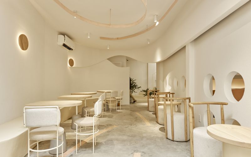 Quán cafe 100m2 phong cách hiện đại gam màu be, nội thất gỗ tinh tế