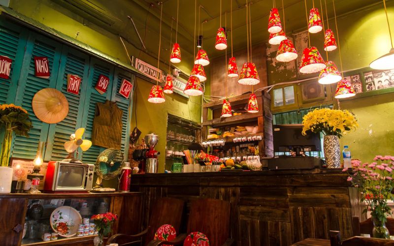 Quán cafe 80m2 Retro với khung cảnh Tết xưa vô cùng độc đáo