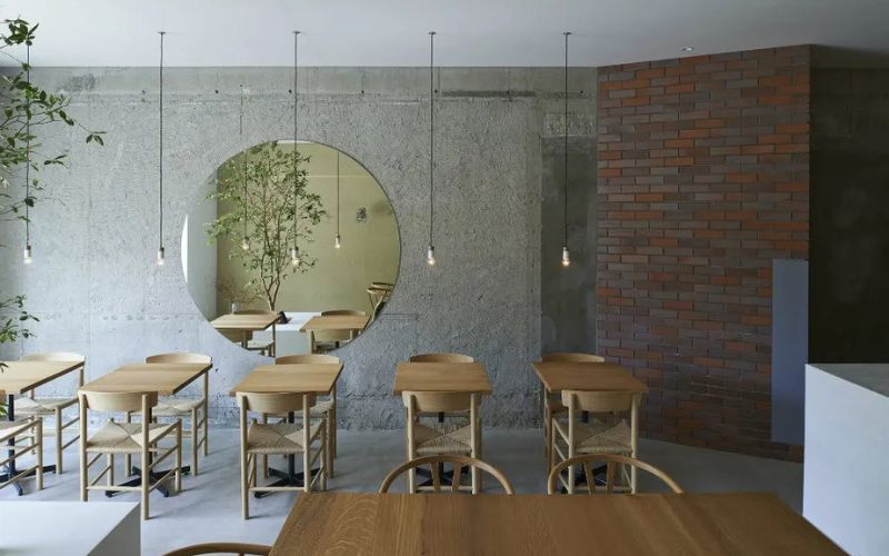 Quán cafe 40m2 phong cách Trung Hoa, nhấn điểm gương đính tường, đèn thả