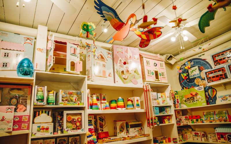 Các sản phẩm đồ chơi treo trần giúp làm đẹp và tiết kiệm không gian