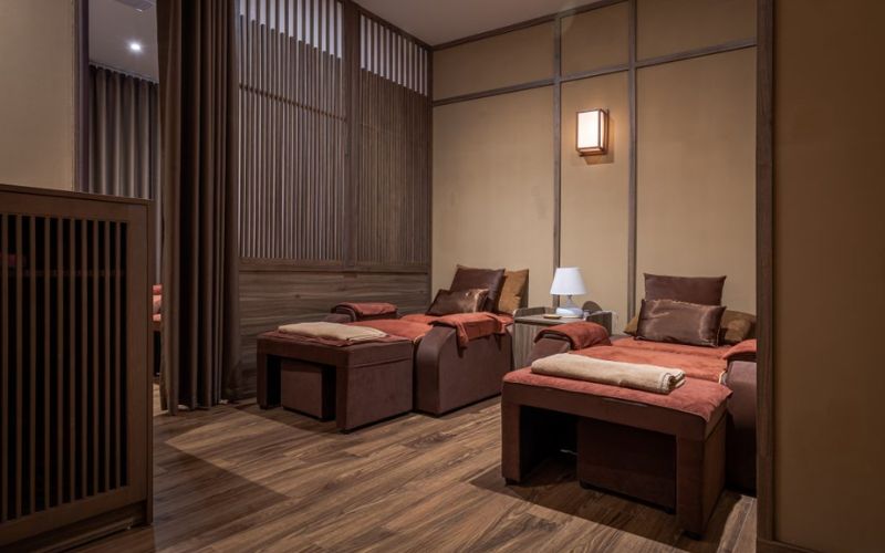 Spa massage phong cách hàn quốc với nội thất gỗ thiết kế tối giản