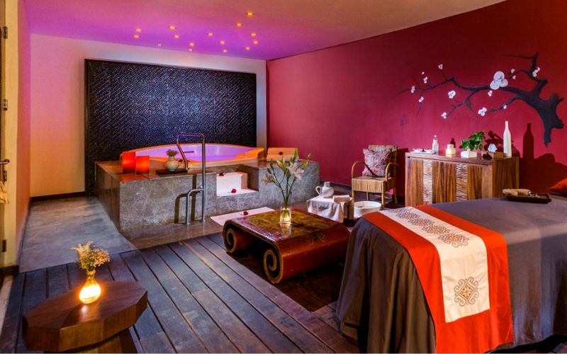 Spa masage tổng hợp tân cổ điển màu đỏ mang lại vẻ đẹp ấn tượng