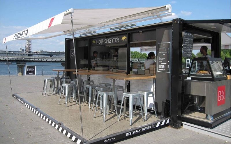 Quán trà sữa container take away tối giản, view biển cực mát mẻ