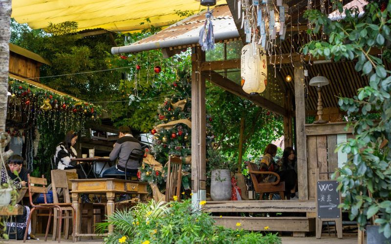 Quán trà sữa sân vườn kiểu Nhật decor nội thất đơn giản, tinh tế