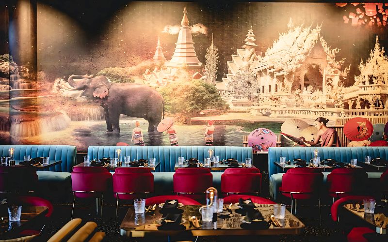 Không gian sang trọng của nhà hàng phong cách Thái