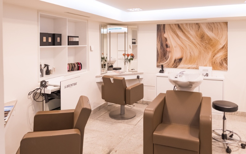 Thiết kế linh hoạt dành cho salon tóc nữ có diện tích hạn chế