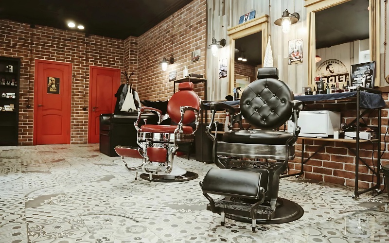 Nội thất phong cách công nghiệp đầy cá tính của salon tóc nam