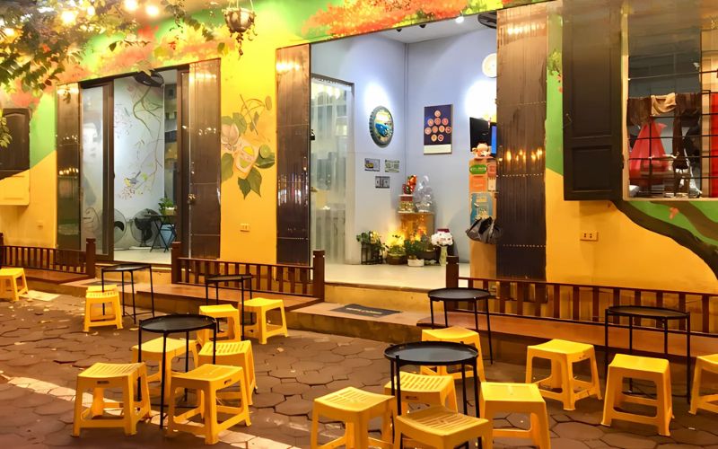 Thiết kế quán ăn phong cách vỉa hè, với không gian mở